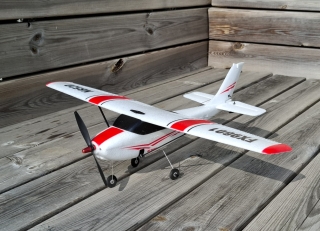 Cessna 182, hvid
